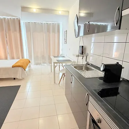 Da Rocha, 808 Tarik, Lovely Studio, Sea View, Air Conditioning, Free Wi-fi, By Ig Apartment Portimao